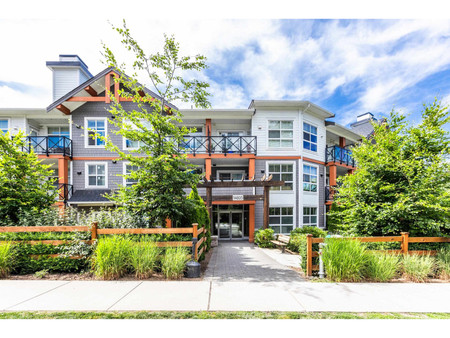 202 14605 Mcdougall Drive, Surrey