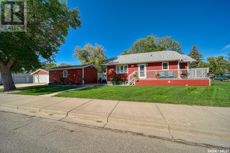 203 Hochelaga Street W, Moose Jaw