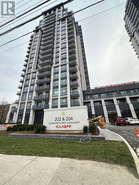 204 Burnhamthorpe Road E, Mississauga