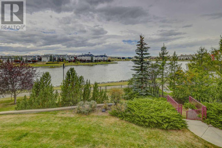 205 8 Country Village Bay Ne, Calgary