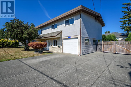 2054 Mckenzie Ave, Comox