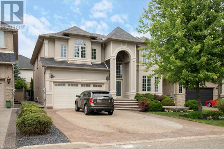 207 Diiorio Circle, Ancaster