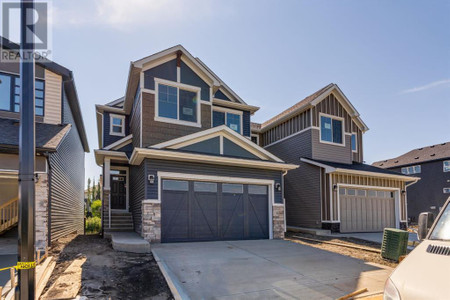 207 Silver Spruce Grove Sw, Calgary