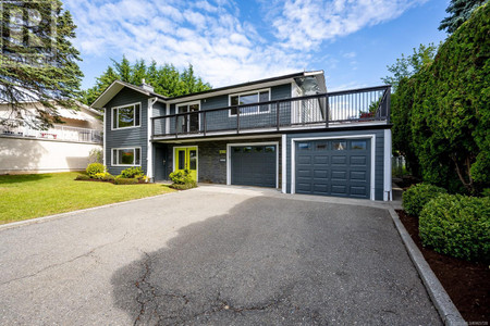 2082 Park Dr, Comox