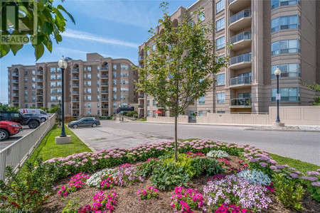 2085 Amherst Heights Drive Unit 106, Burlington