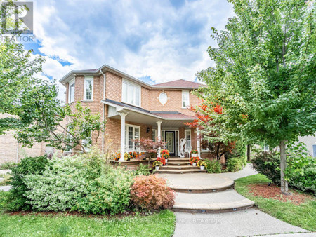 2098 Shorncliffe Boulevard, Oakville