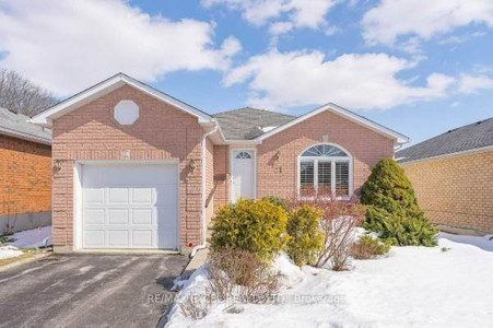 21 Finlay Rd, Barrie