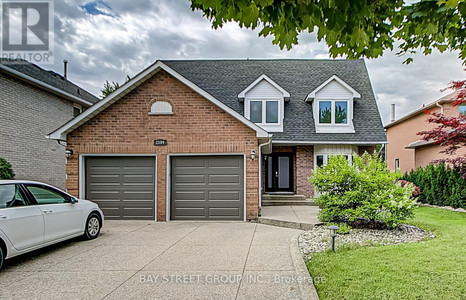 2104 Mayflower Boulevard, Oakville River Oaks