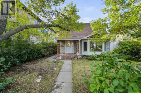 2121 Bowness Road Nw, Calgary