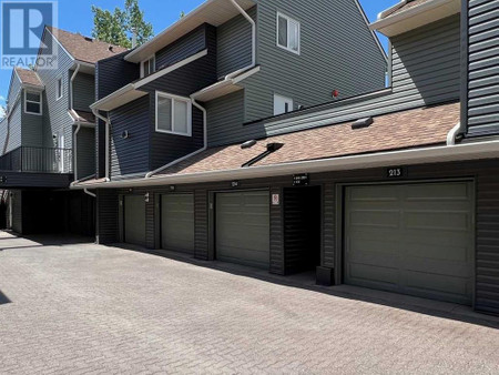 Living room - 213 34 Glamis Green Sw, Calgary, AB T3E6V1 Photo 1