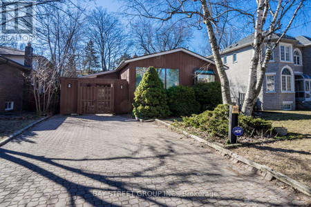 215 Dunview Avenue, Toronto Willowdale East