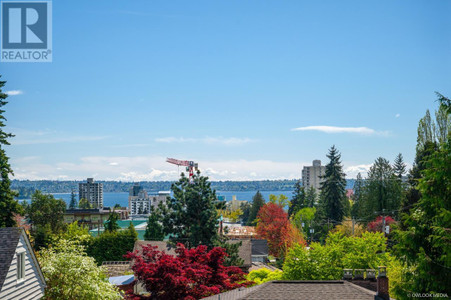 2196 Lawson Avenue, West Vancouver