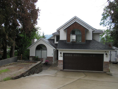 2198 Crestview Crescent, Castlegar