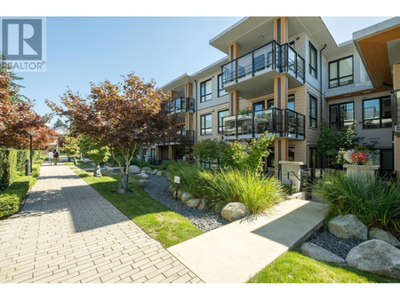 222 3220 Connaught Crescent, North Vancouver