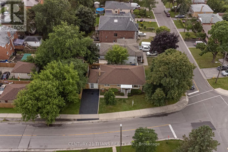 223 Epsom Downs Drive, Toronto Downsview Roding Cfb