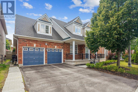 2294 Glazebrook Circle, Oakville West Oak Trails