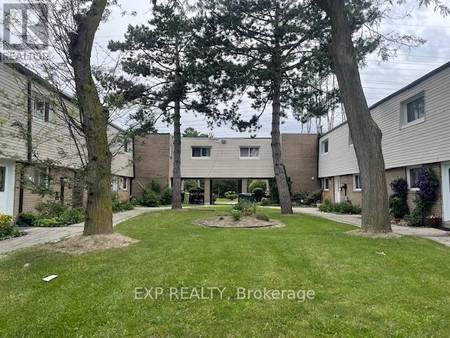 Living room - 23 435 Silverstone Drive, Toronto, ON M9V3K7 Photo 1