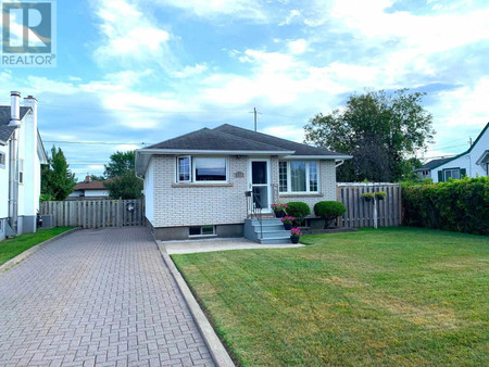 230 Begin St, Thunder Bay