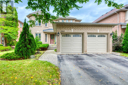 2303 Hilltop Lane, Oakville West Oak Trails