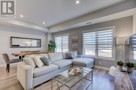 231 3905 Major Mackenzie Drive, Vaughan