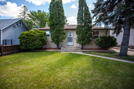 231 Strathmillan Road, Winnipeg