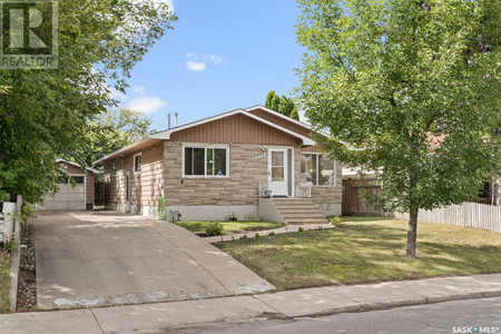 233 R Avenue N, Saskatoon