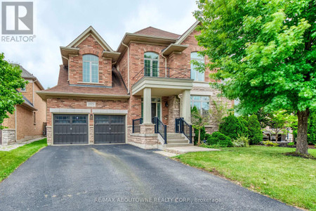 2379 Rock Point Drive, Oakville Iroquois Ridge North