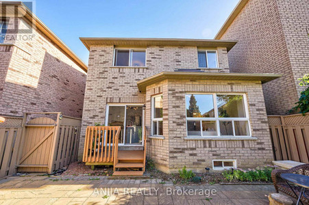 238 Madison Heights Boulevard, Markham Berczy