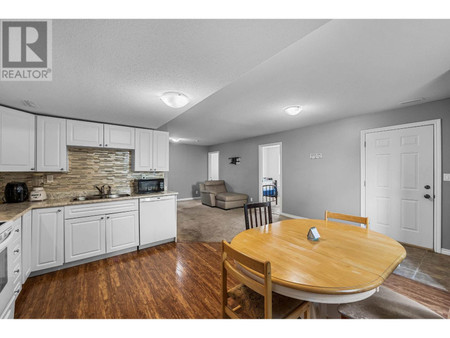 2406 Abbeyglen Way, Kamloops