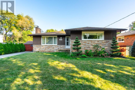 2434 Eileen Drive, Burlington