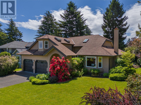 2447 Wilcox Terr, Central Saanich