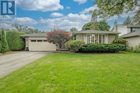 2492 Woburn Crescent, Oakville