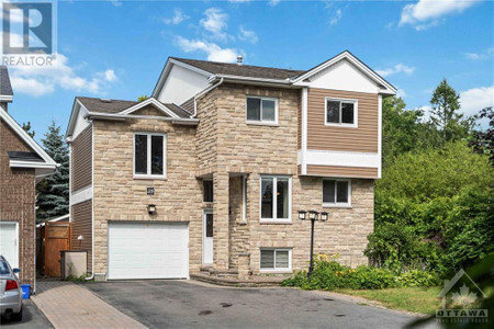 25 Huntersfield Drive, Ottawa