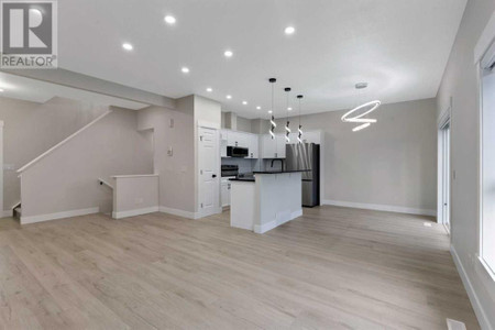 250 Cougar Plateau Mews Sw, Calgary