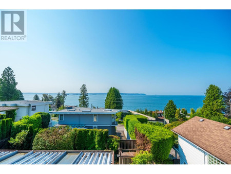 2612 Marine Drive, West Vancouver