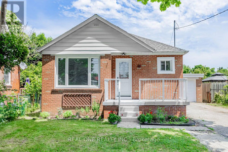 27 Snaresbrook Drive, Toronto Rexdale Kipling