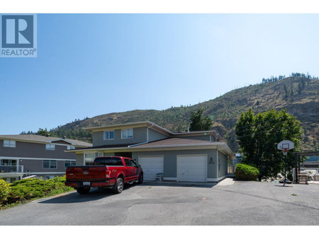 2739 Riffington Place, West Kelowna