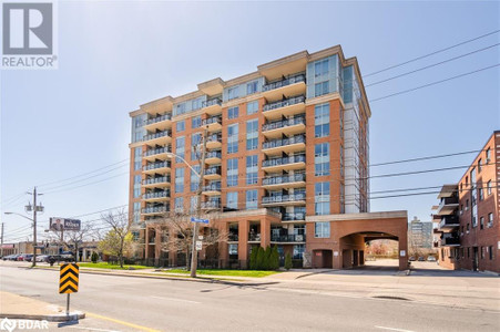 2772 Keele Street Unit 402, Toronto