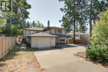 2848 Adelaide Ave, Saanich