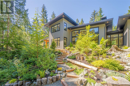 2889 Turnbull Rd, Qualicum Beach