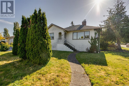 2890 Foul Bay Rd, Saanich