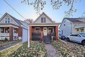 29 Arlington Ave Oshawa, Toronto