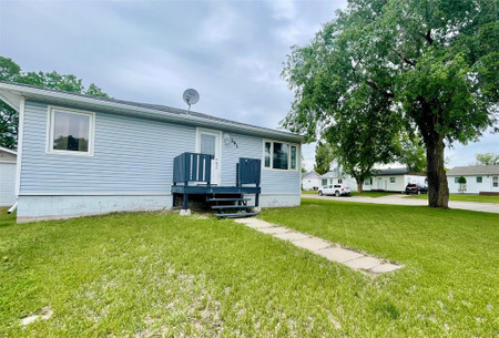 295 Wellington Street E, Virden