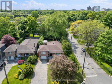 297 Betty Ann Drive, Toronto Willowdale West