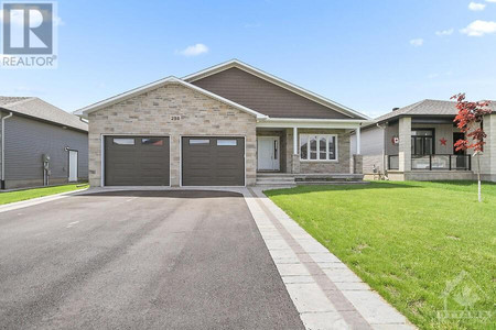 298 Station Trail, Russell