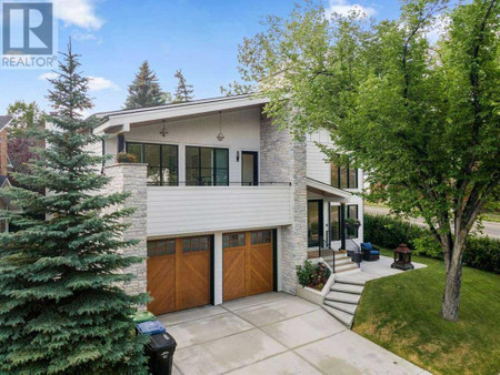 3 Strathroy Bay Sw, Calgary