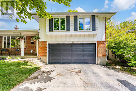 30 Springfield Cres, London