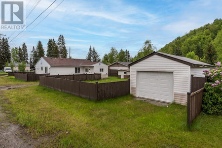 3013 Ferry Avenue, Prince George