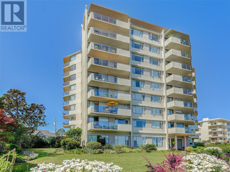 303 1420 Beach Dr, Oak Bay