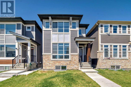 31 Corner Meadows Villas Ne, Calgary